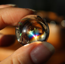 Cargar imagen en el visor de la galería, Esferas de Cuarzo Ahumado con Arcoíris 🌈✨
