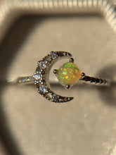 Cargar imagen en el visor de la galería, Anillos media luna - Distintos minerales (Plata .925)
