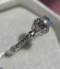 Cargar imagen en el visor de la galería, Anillos Piedra Luna
