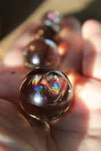 Cargar imagen en el visor de la galería, Esferas de Cuarzo Ahumado con Arcoíris 🌈✨
