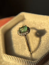 Cargar imagen en el visor de la galería, Anillo de Esmeralda (Plata .925)
