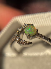 Cargar imagen en el visor de la galería, Anillos media luna - Distintos minerales (Plata .925)
