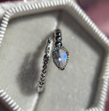 Cargar imagen en el visor de la galería, Anillos Piedra Luna
