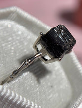 Cargar imagen en el visor de la galería, Anillos Turmalina negra
