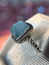 Cargar imagen en el visor de la galería, Anillo Pirámide Aguamarina (Plata .925)
