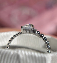 Cargar imagen en el visor de la galería, Anillos Piedra Luna
