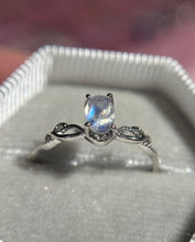 Cargar imagen en el visor de la galería, Anillos Piedra Luna
