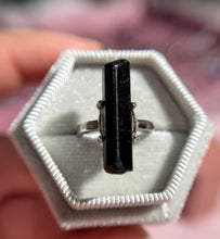 Cargar imagen en el visor de la galería, Anillos Turmalina negra

