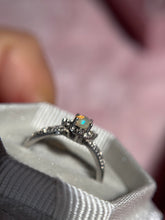 Cargar imagen en el visor de la galería, Anillos Ópalo Etíope

