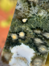 Cargar imagen en el visor de la galería, Obelisco grande de Jaspe Océano (orbicular)
