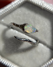 Cargar imagen en el visor de la galería, Anillos Ópalo Etíope
