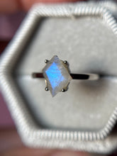 Cargar imagen en el visor de la galería, Anillos Piedra luna (Plata .925)
