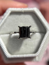 Cargar imagen en el visor de la galería, Anillos Turmalina negra
