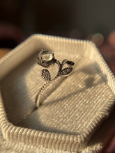 Cargar imagen en el visor de la galería, Anillo Piedra Luna (High Quality) Plata .925

