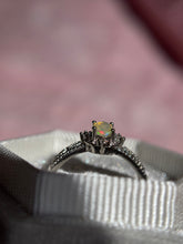 Cargar imagen en el visor de la galería, Anillos Ópalo Etíope

