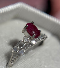 Cargar imagen en el visor de la galería, Anillo Rubí
