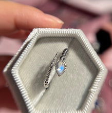 Cargar imagen en el visor de la galería, Anillos Piedra Luna
