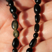 Cargar imagen en el visor de la galería, Gargantilla ajustable con piedras roladas
