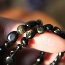 Cargar imagen en el visor de la galería, Gargantilla ajustable con piedras roladas
