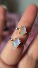 Cargar y reproducir el video en el visor de la galería, Anillos Piedra luna (Plata .925)

